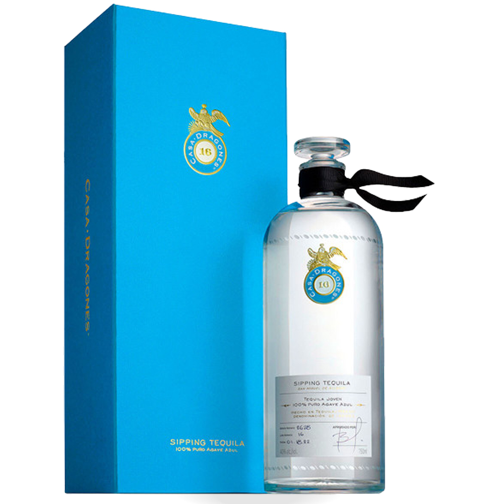 Boca Casa Dragones Joven Tequila 0,7L s ručno graviranim detaljima i elegantnom plavom kutijom