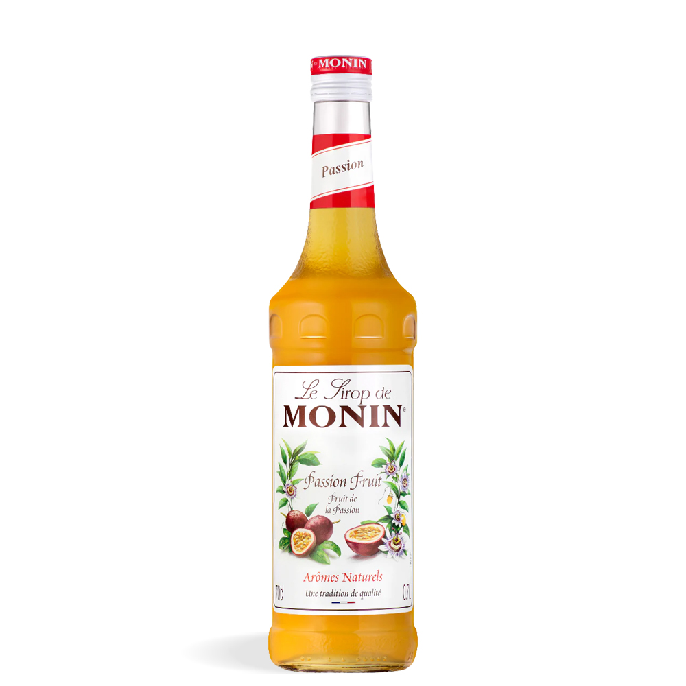 Boca Monin Passion Fruit Sirupa 0,7L s voćnom žuto-narančastom tekućinom i klasičnom etiketom
