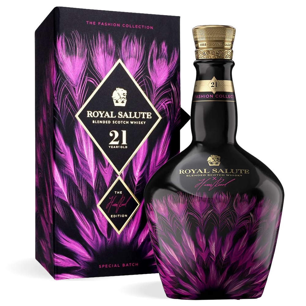 Boca Royal Salute 21 Years Old Harris Reed Pink Edition u crnoj luksuznoj kutiji sa ljubičastim detaljima