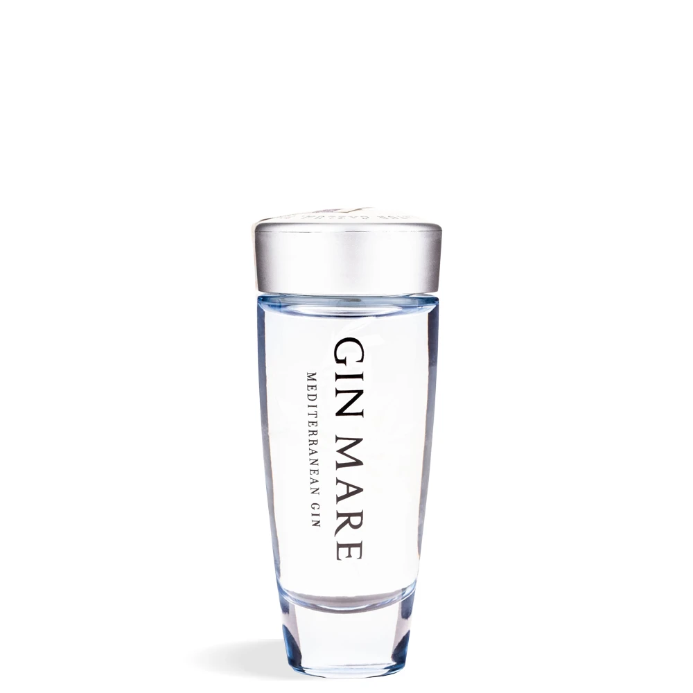 Gin Mare Mediterranean Gin 0,05 L minijatura prikazana u elegantnoj maloj boci s prepoznatljivim plavim tonovima.