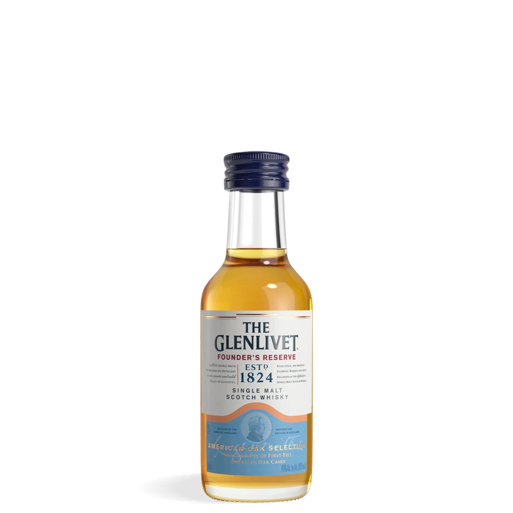 The Glenlivet Founder’s Reserve Single Malt Scotch Whisky minijatura 0,05l s prepoznatljivim zlatnim tonom i oznakom destilerije Glenlivet.