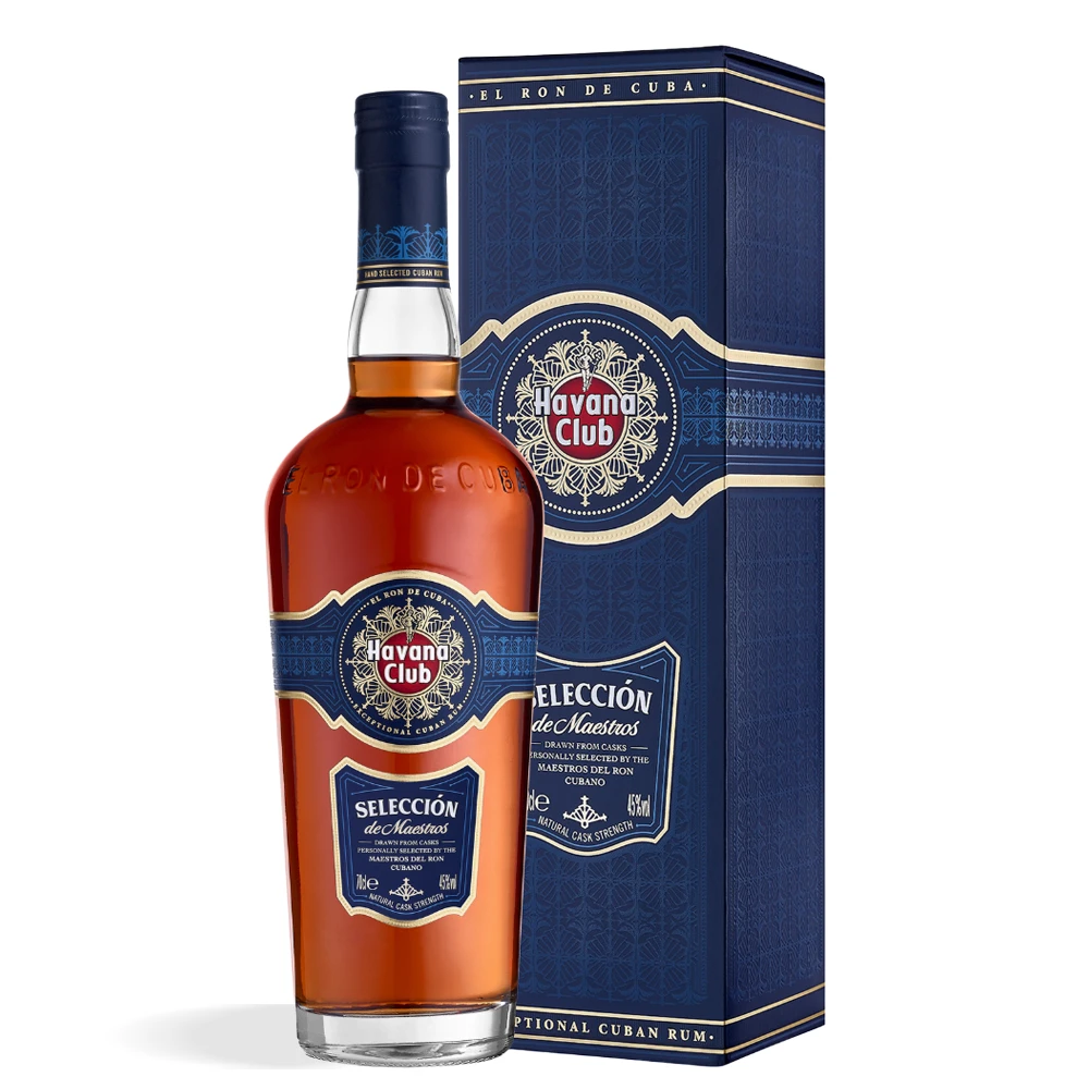 Havana Club Selección de Maestros Rum 0,7 L u elegantnoj tamnoj boci s reljefnom etiketom i zlatnim detaljima, postavljenoj uz profinjenu kutiju.