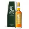 Kavalan Ex-Bourbon Oak Cask Single Malt Whisky 0,7 L u elegantnoj boci svijetle zlatne boje s poklon kutijom.