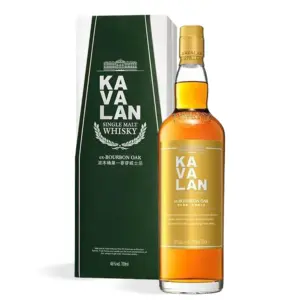 Kavalan Ex-Bourbon Oak Cask Single Malt Whisky 0,7 L u elegantnoj boci svijetle zlatne boje s poklon kutijom.