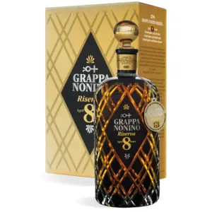 Nonino Grappa Riserva 8 Years Old 0,7 L u luksuznoj crnoj boci sa srebrnim lancem i elegantnom kutijom zlatne boje..